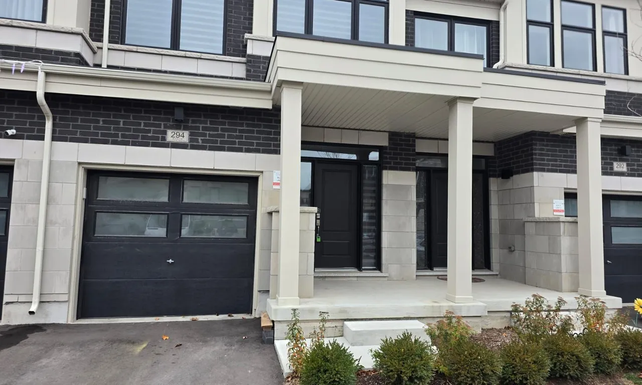 294 Okanagan Path, Oshawa, ON L1H 0A7