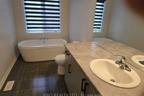 294 Okanagan Path, Oshawa, ON L1H 0A7