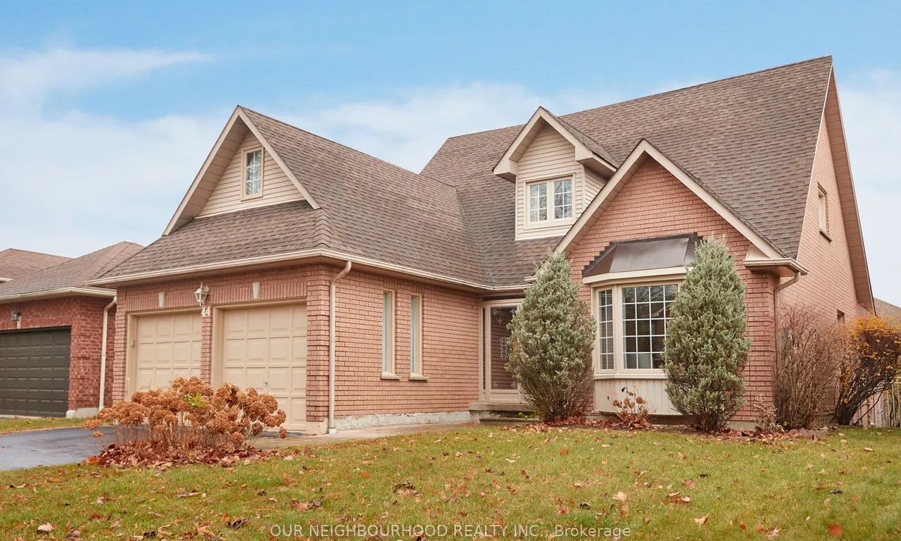 44 Headlands Cres, Whitby, ON L1R 1Z9