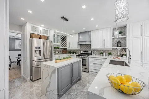 48 Lipton Cres, Whitby, ON L1R 1W7