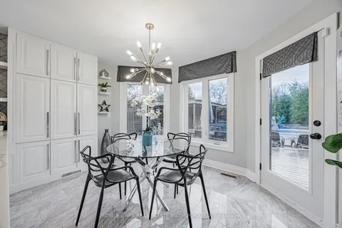48 Lipton Cres, Whitby, ON L1R 1W7