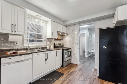 2 Brockman Cres, Ajax, ON L1T 2L3