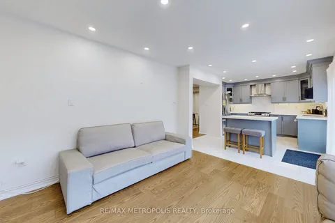 6 Ryder Cres, Ajax, ON L1Z 1Y1