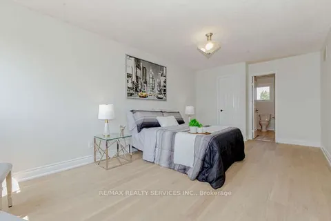 1752 Broadoak Crescent, Pickering, ON L1V 4S2