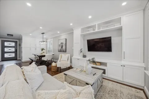 821 Red Maple Crt, Whitby, ON L1N 7V7