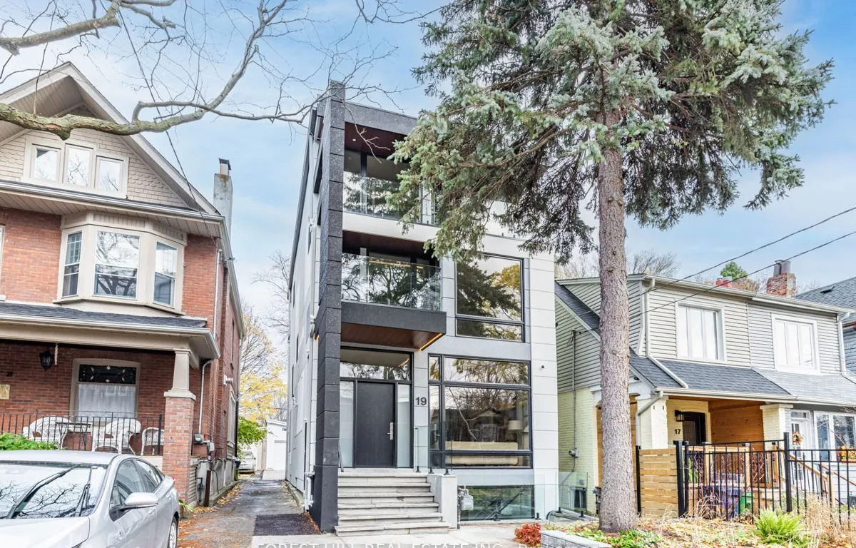 19 Devon Rd, Toronto, ON M4E 2J7