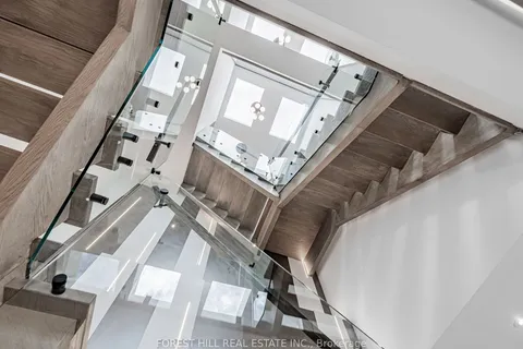 19 Devon Rd, Toronto, ON M4E 2J7