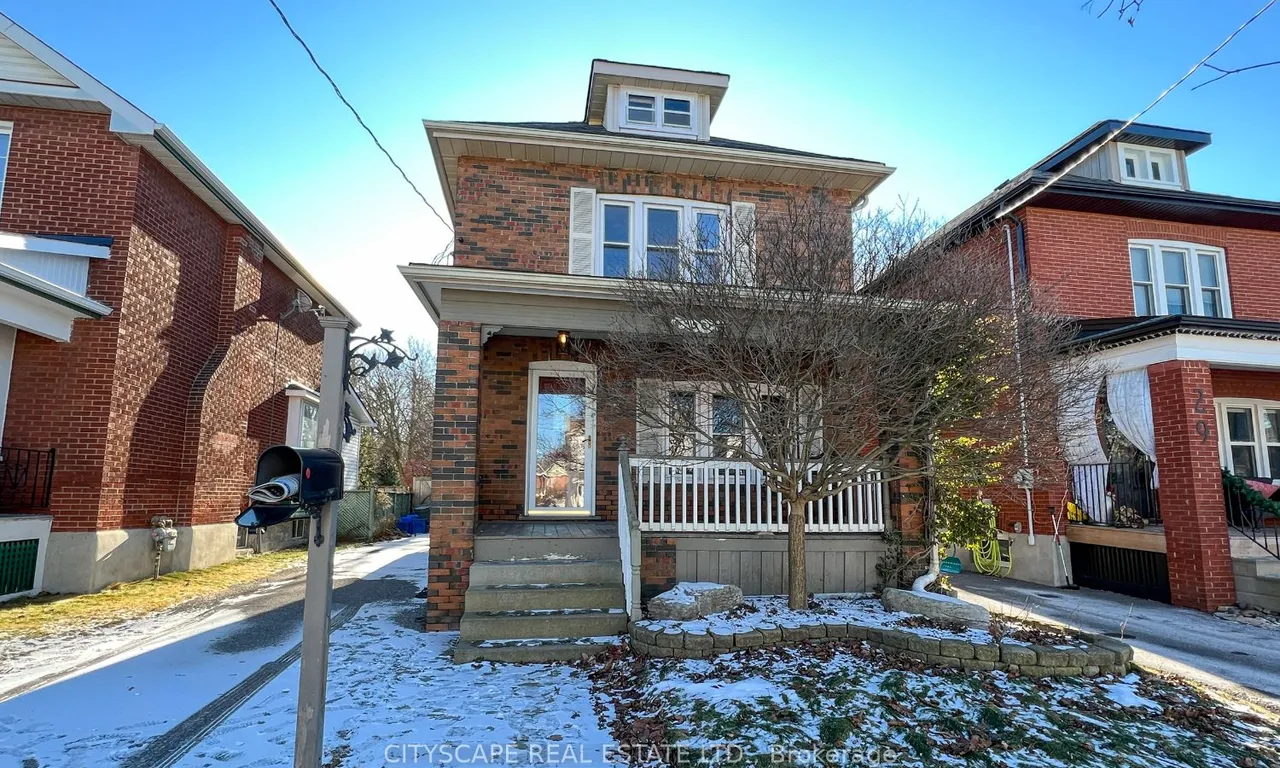 27 Buckingham Ave, Oshawa, ON L1G 2K4