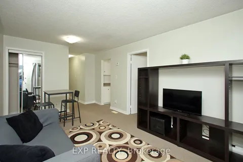 47 Chapman Ave, Toronto, ON M4B 1C6