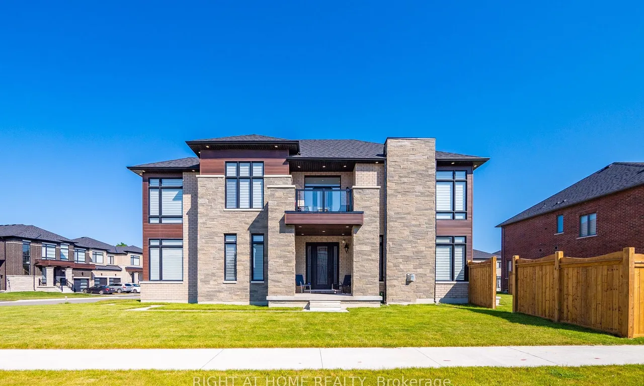 34 Fruitful Cres, Whitby, ON L1P 0N3