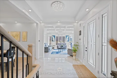 34 Fruitful Cres, Whitby, ON L1P 0N3