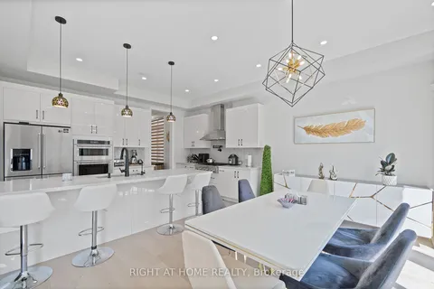 34 Fruitful Cres, Whitby, ON L1P 0N3