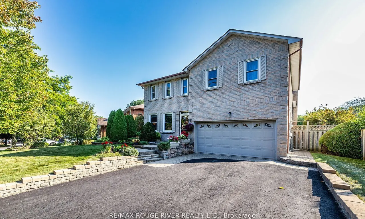 3 Nijinsky Crt, Whitby, ON L1N 7L7