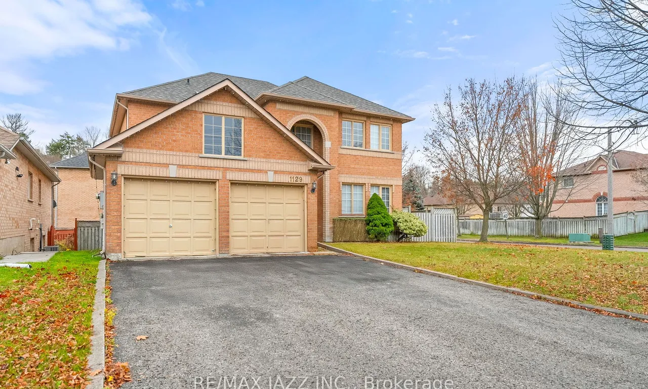 1129 Gossamer Dr, Pickering, ON L1X 2T8