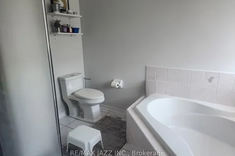 1129 Gossamer Dr, Pickering, ON L1X 2T8