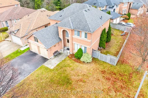 1129 Gossamer Dr, Pickering, ON L1X 2T8