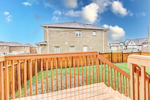 114 Noden Crescent, Clarington, ON L1B 0L2