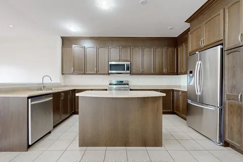 7 Pidgeon St, Toronto, ON M1L 0C7