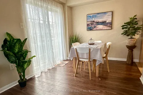 49 Fawcett Ave, Whitby, ON L1R 2Z3