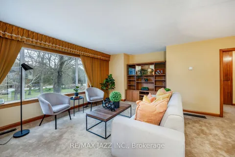 7420 Liberty St, Clarington, ON L1C 6K4