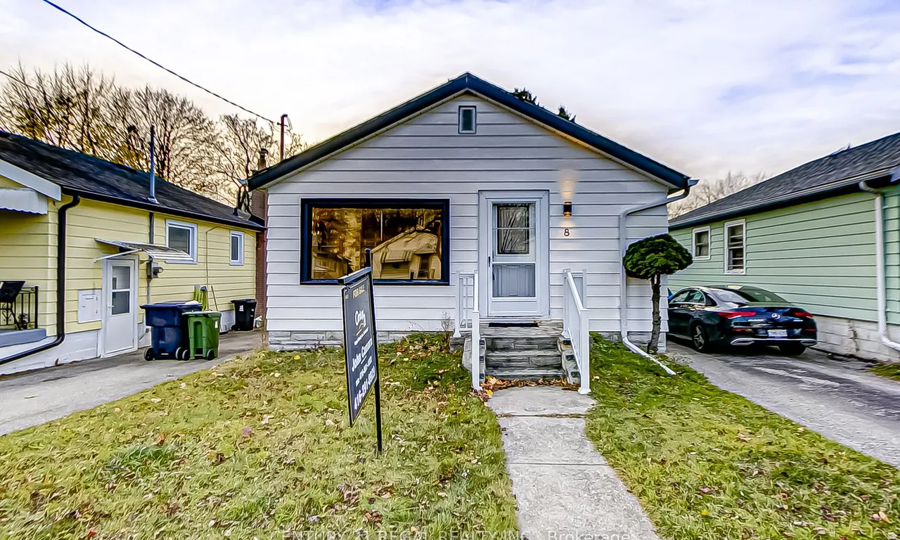 8 Bexhill Ave, Toronto, ON M1L 3B4