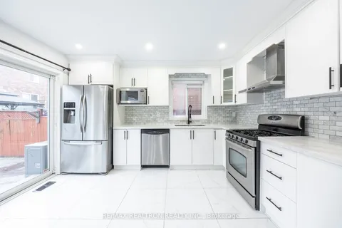 81 Trumpeter St, Toronto, ON M1B 6H1