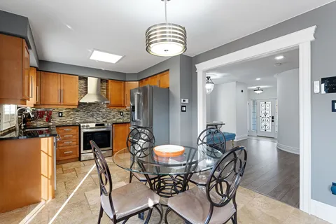 16 Howlett Cres, Ajax, ON L1T 0A5