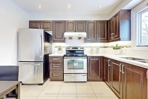 170 Ingleton Blvd, Toronto, ON M1V 1Z7