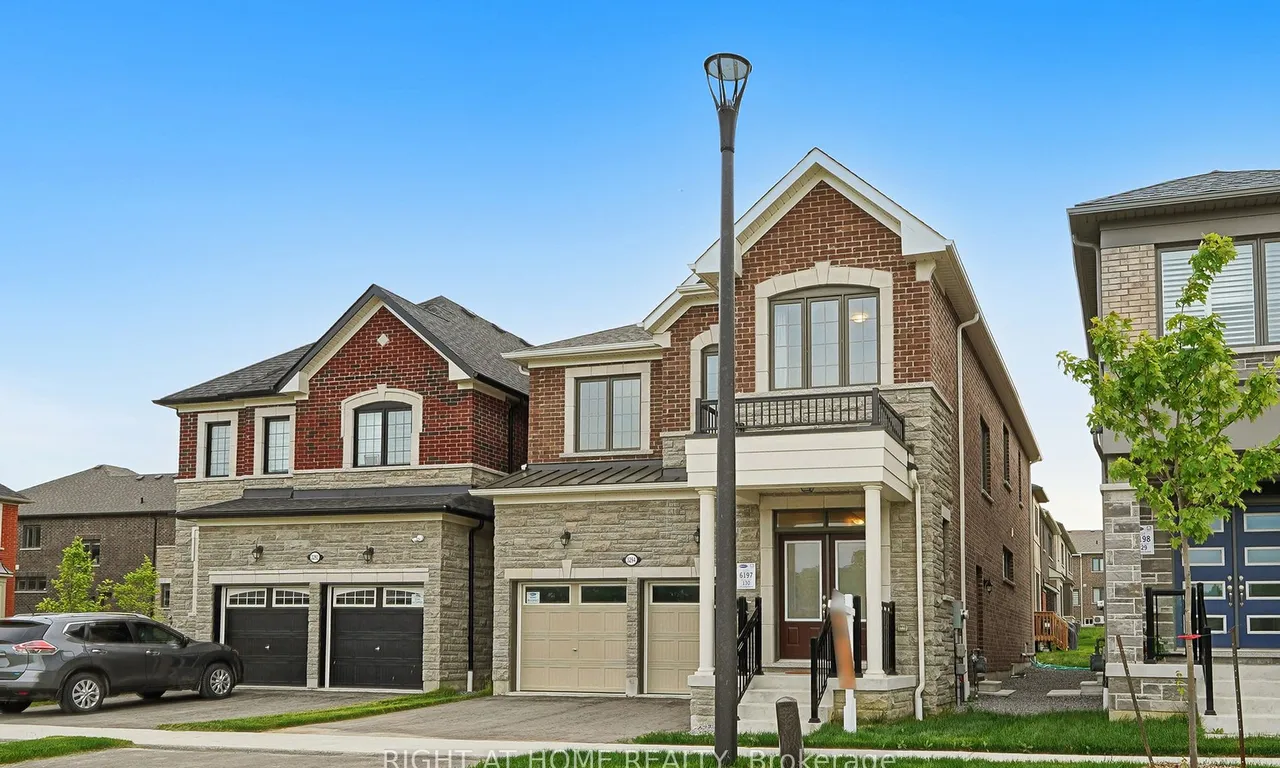 3294 Turnstone Blvd, Pickering, ON L1X 0M9