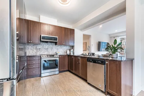 1 Auckland Dr, Whitby, ON L1P 0H3