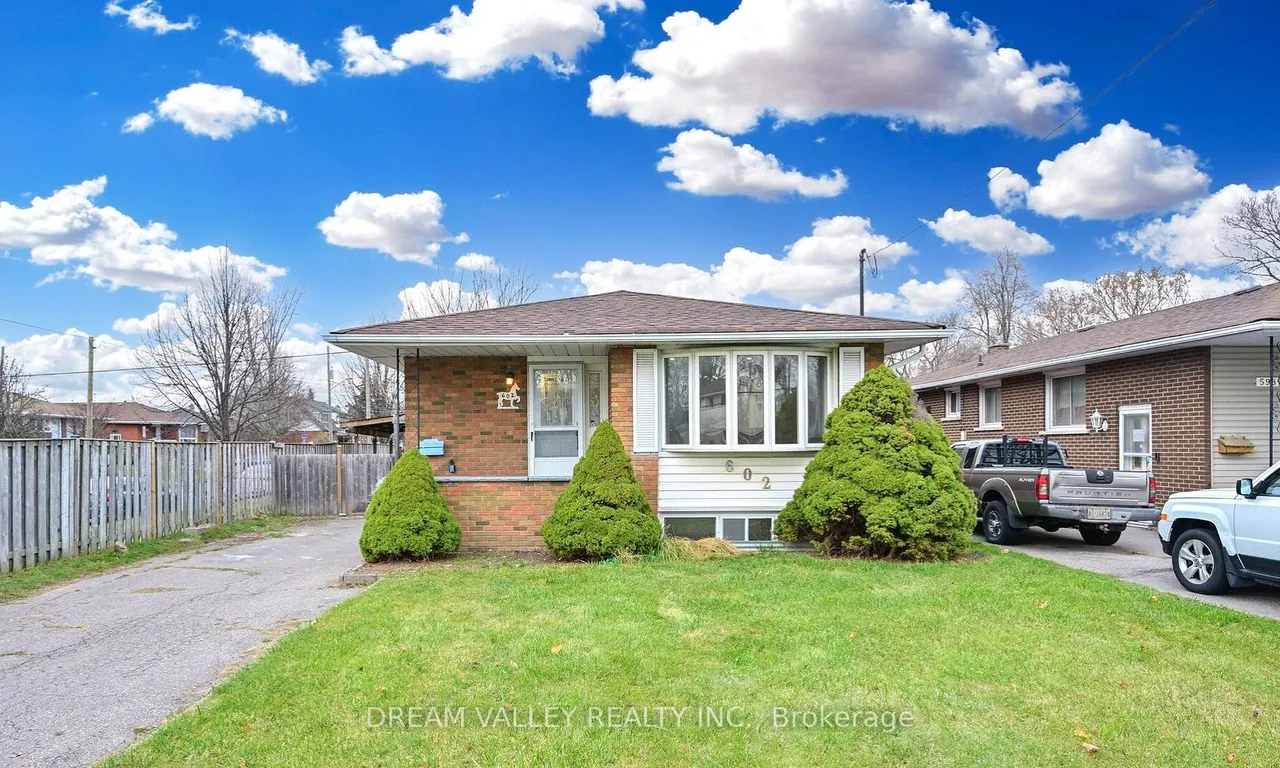 602 Gibb St, Oshawa, ON L1J 1Z5