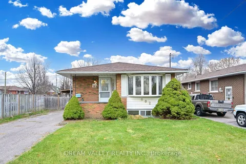 602 Gibb St, Oshawa, ON L1J 1Z5