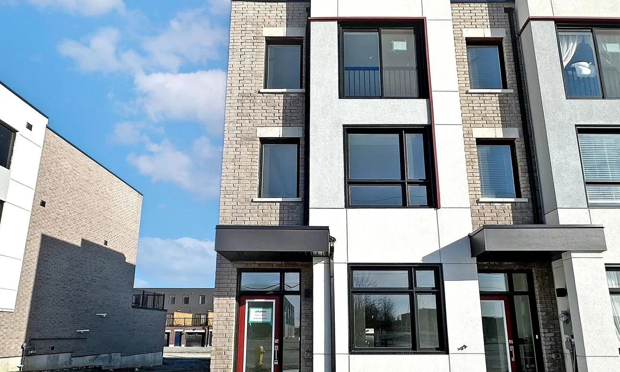 225 Monarch Ave, Ajax, ON L1S 7M3