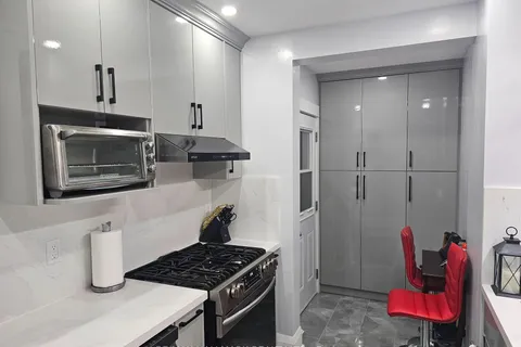 137 Huron St, Oshawa, ON L1H 5E3