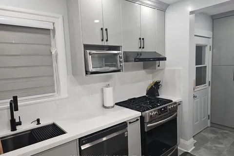 137 Huron St, Oshawa, ON L1H 5E3