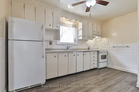 19 Herbert Ave, Oshawa, ON L1G 3Y7