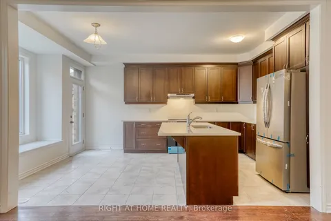 3092 Paperbirch Tr, Pickering, ON L1X 0N9