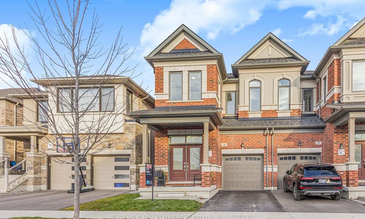 35 Mulgrave St, Whitby, ON L1P 0J7