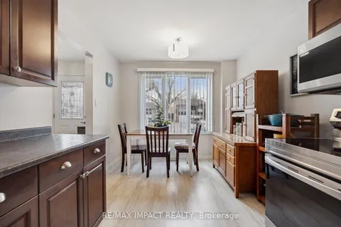 429 Charrington Ave, Oshawa, ON L1G 7P2