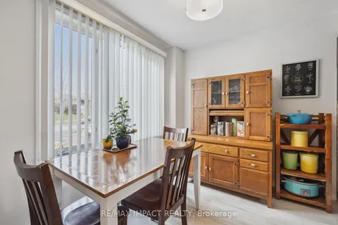 429 Charrington Ave, Oshawa, ON L1G 7P2