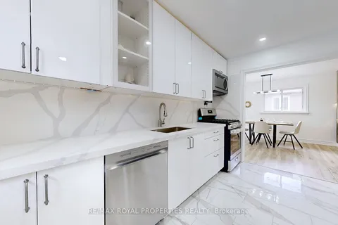 18 Graylee Ave, Toronto, ON M1J 1M6