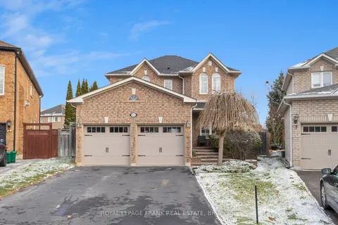 11 Pineway Crt, Whitby, ON L1R 2S3