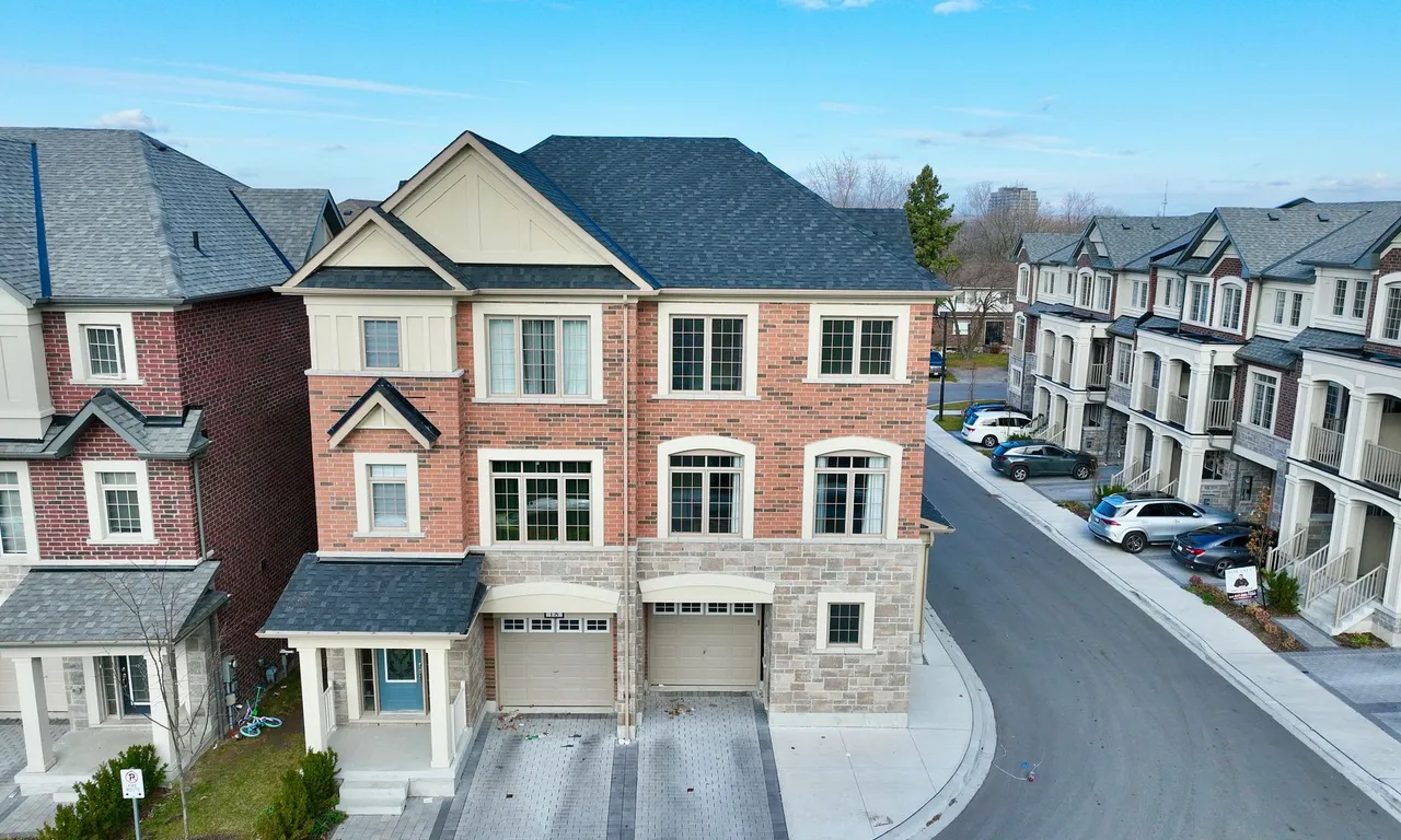 20 Healthcote Lane, Ajax, ON L1Z 0V2