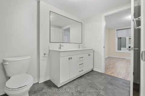 1713 Pleasure Valley Path, Oshawa, ON L1G 0E3