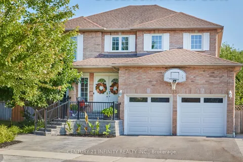15 Lofthouse Dr, Whitby, ON L1R 1V7