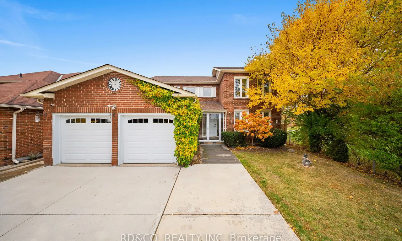 2102 Liverpool Rd, Pickering, ON L1X 1C9