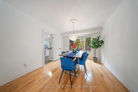 2102 Liverpool Rd, Pickering, ON L1X 1C9