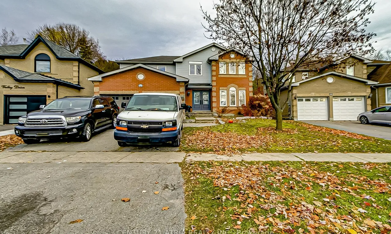 998 Ridge Valley Dr, Oshawa, ON L2K 2G3