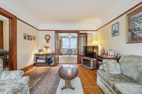 66 Warren Ave, Oshawa, ON L1J 4G2