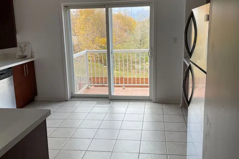 36 Stonewood St, Ajax, ON L1S 0B2